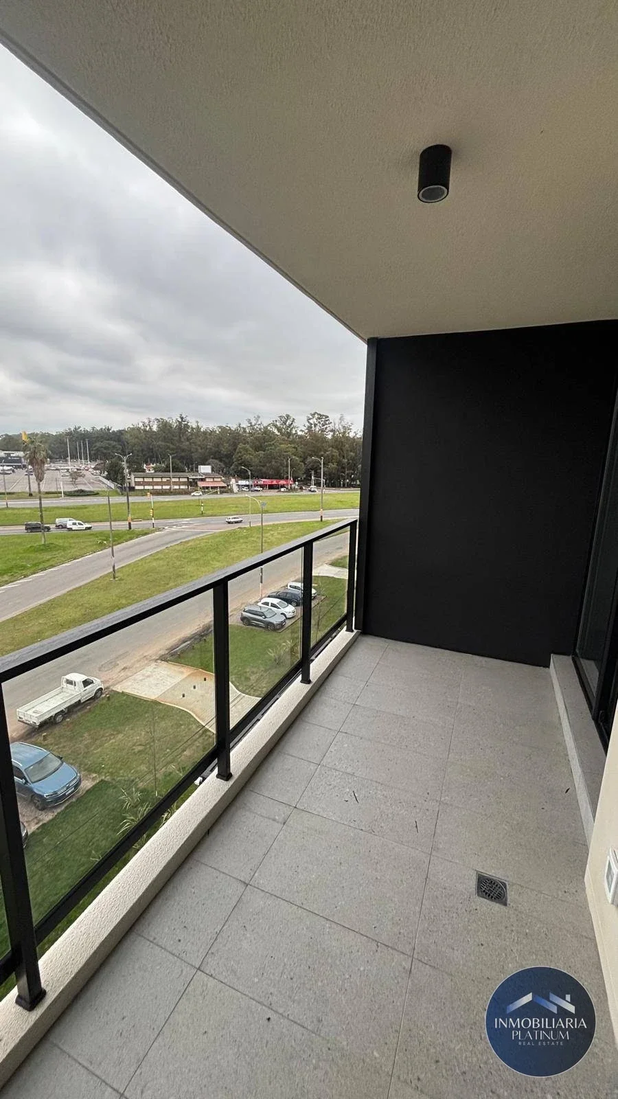 Apartamento en alquiler c/ cochera en Barra de Carrasco - Imagen 1