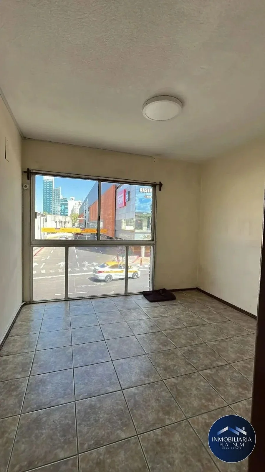 Apartamento en venta en Tres Cruces - Imagen 1