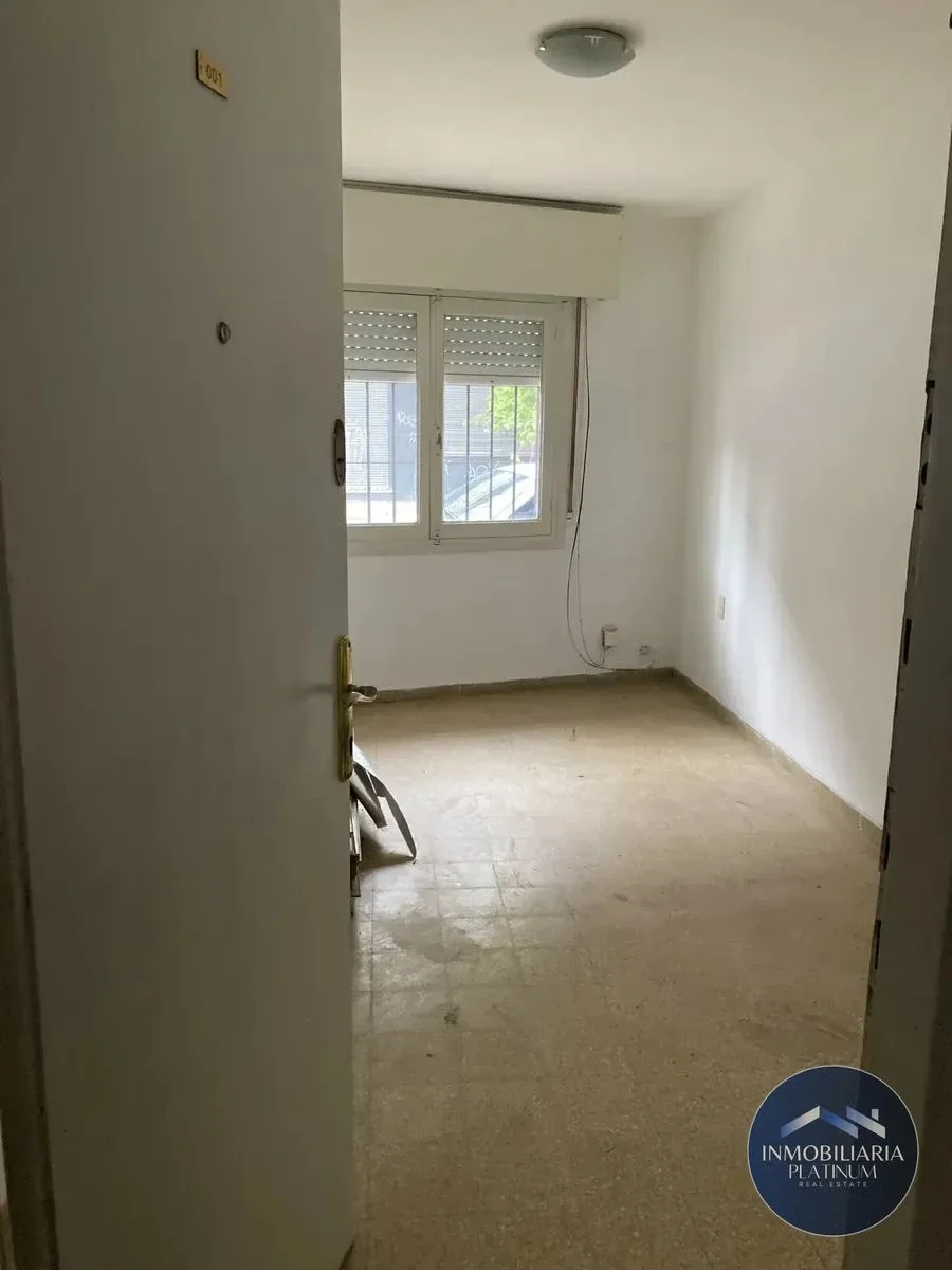 Apartamento en alquiler en Tres Cruces - Imagen 2