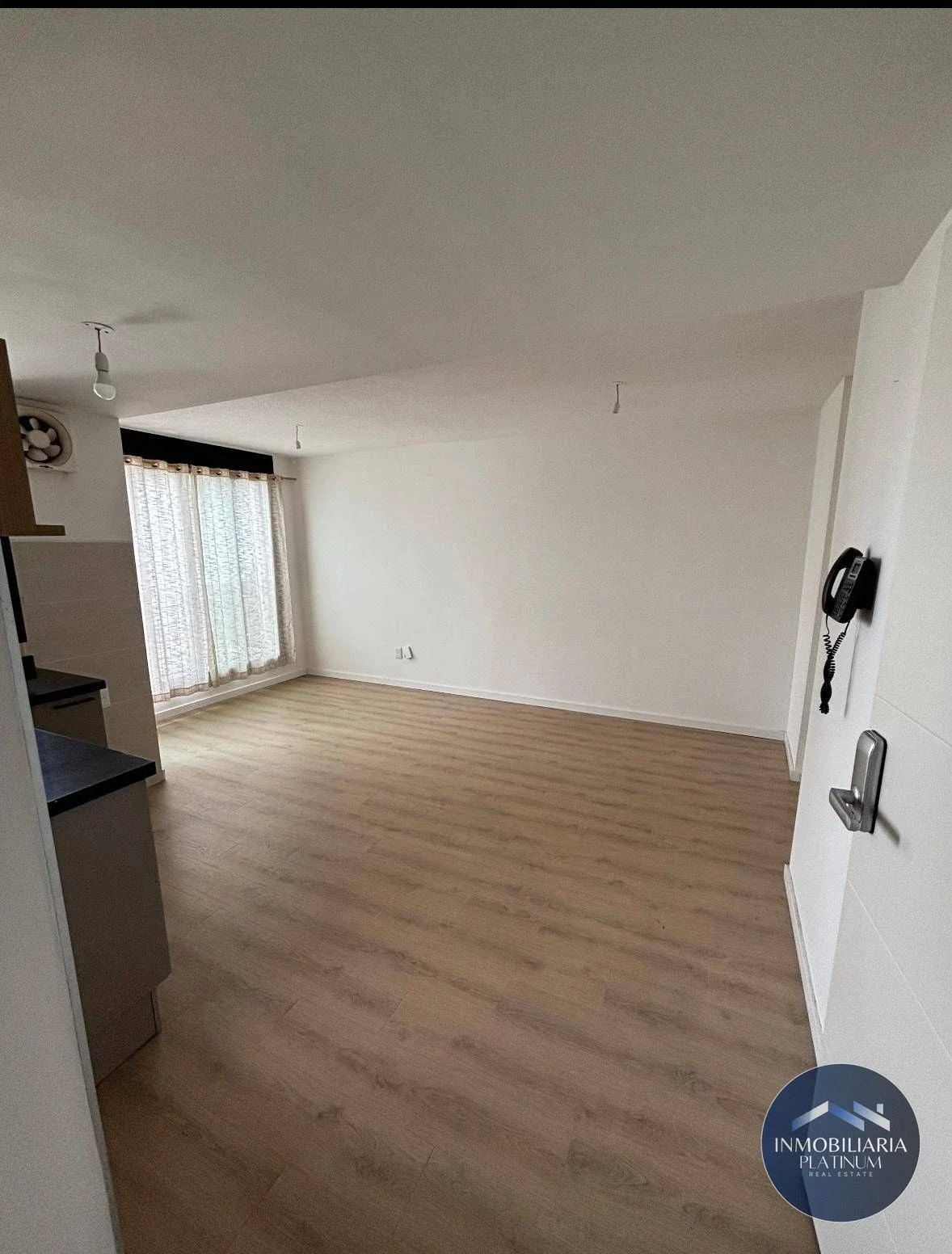 Apartamento en alquiler c/ cochera en Tres Cruces - Imagen 3