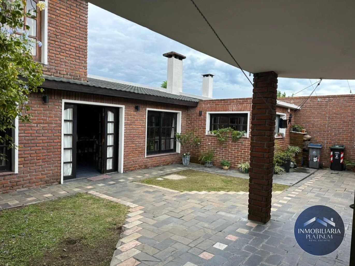 Venta Casa 3 Dormitorios + Galpon en Canelones con cochera - Imagen 2