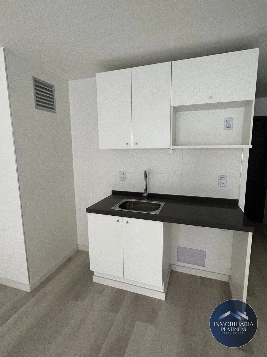 Apartamento en alquiler en Tres Cruces - Imagen 3