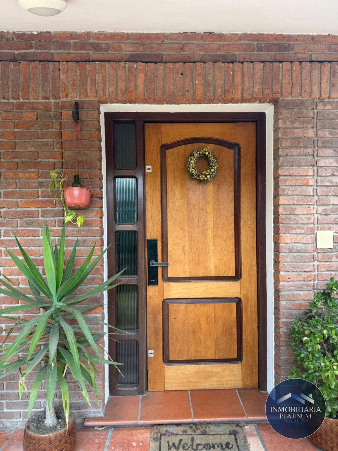 Casa en venta c/ cochera en Colón - Imagen 2