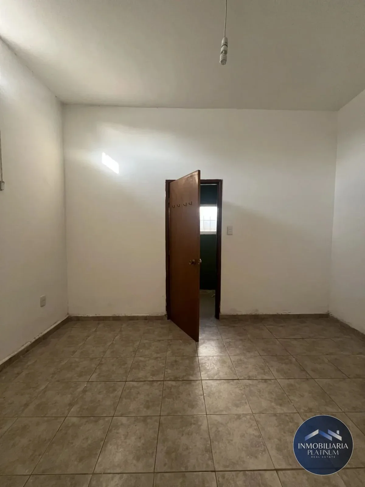 Casa en alquiler c/ cochera en Brazo Oriental - Imagen 2