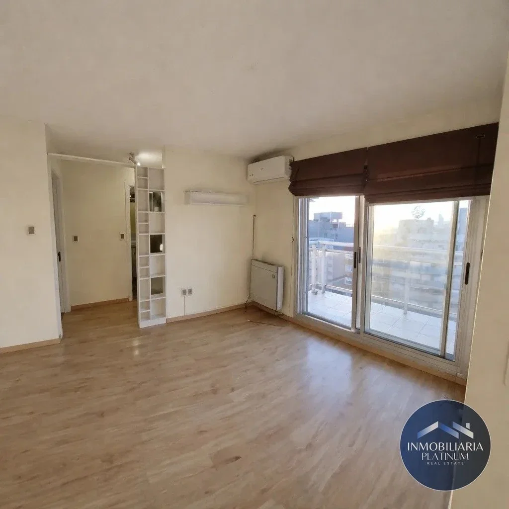 Apartamento en Alquiler de 1 Dormitorio en Tres Cruces - Imagen 1