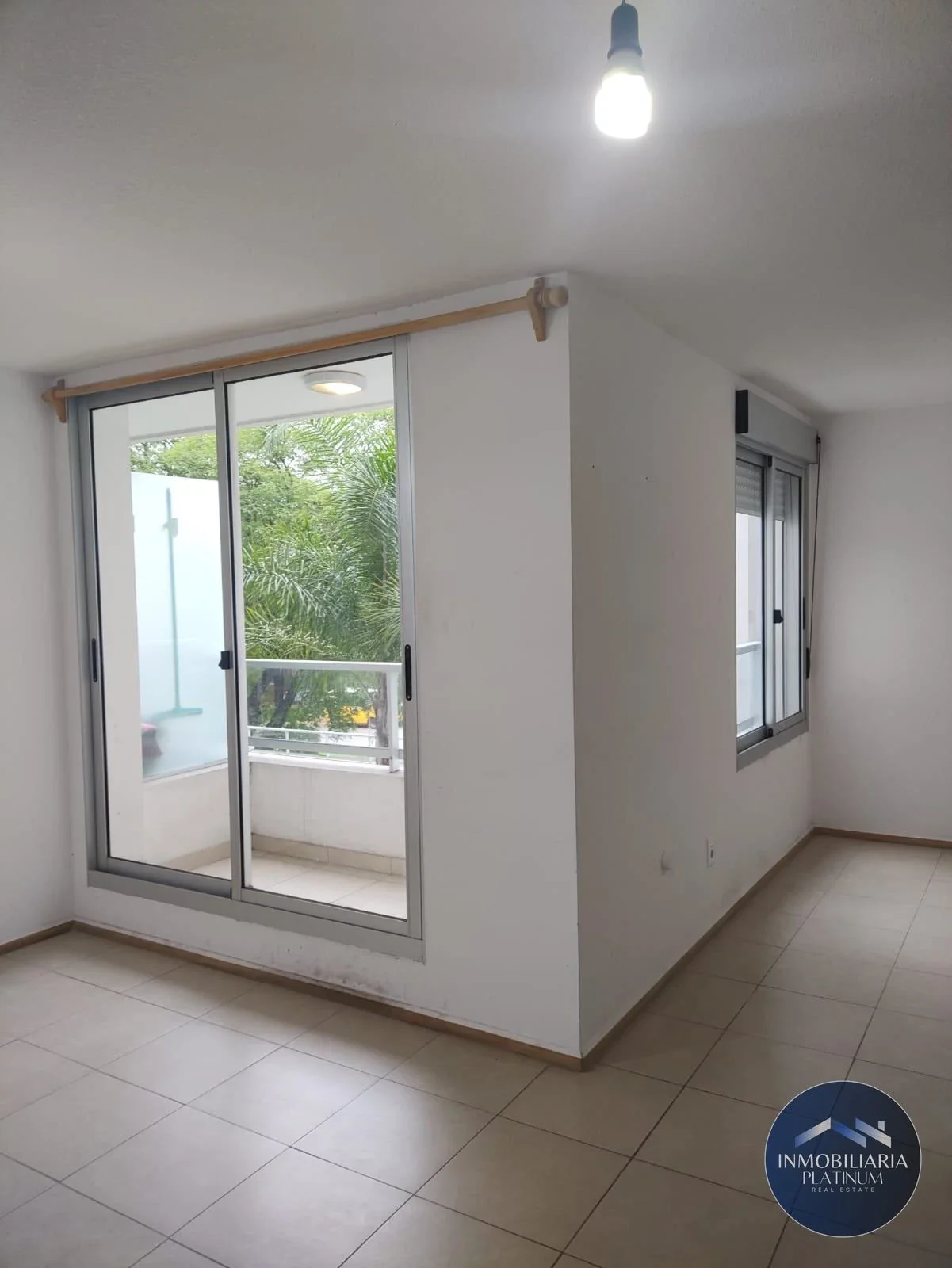 Apartamento 1 dormitorio en alquiler c/ cochera en Tres Cruces - Imagen 4