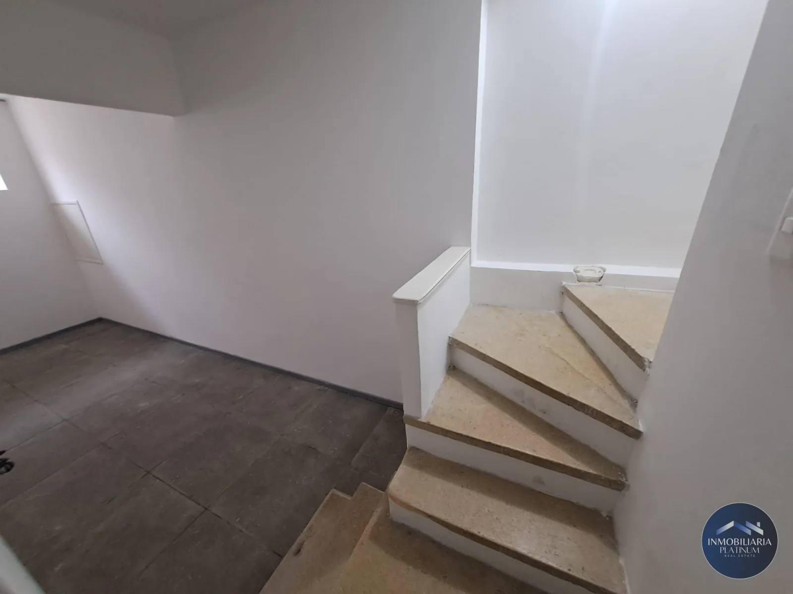 Loft en Alquiler en Cordón Sur; Estilo Único y Original. - Imagen 5