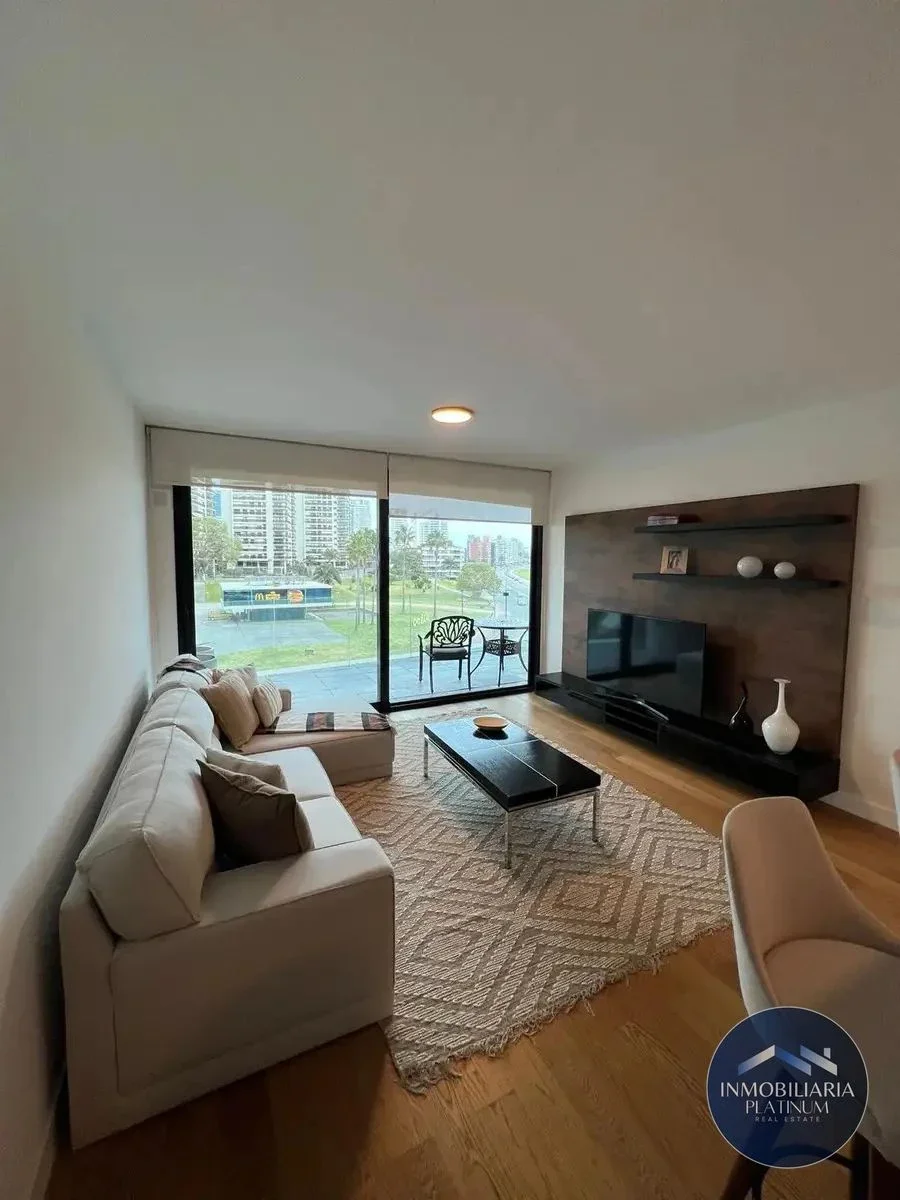 Apartamento en venta c/ cochera en Puerto Buceo - Imagen 2