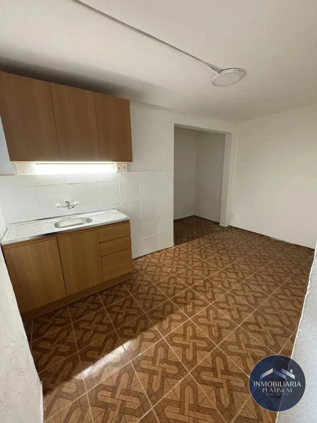 Apartamento en alquiler 3 dormitorios en La Comercial - Imagen 1