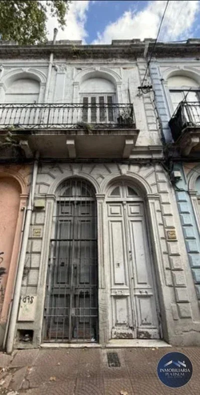 Excelente oportunidad de inversión en Reus – Local comercial + 5 apartamentos con renta - Imagen 1