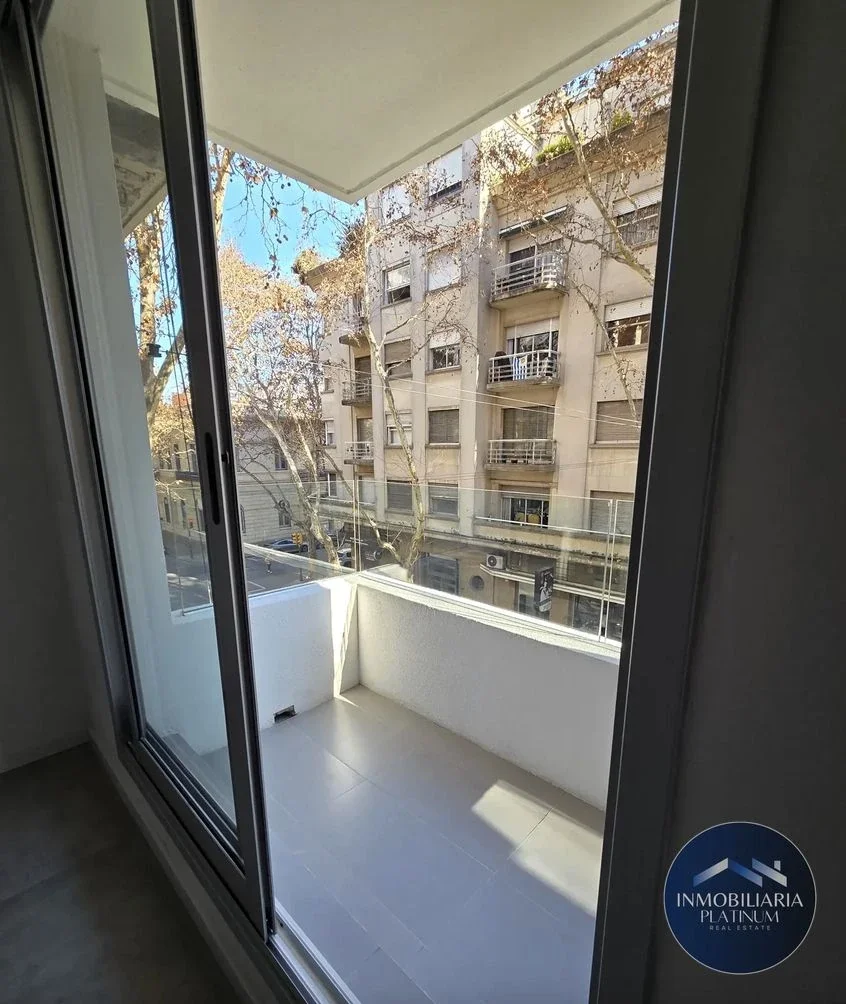 Alquiler de Apartamento Dos Dormitorios c/ cochera a Estrenar en el Centro - Imagen 3