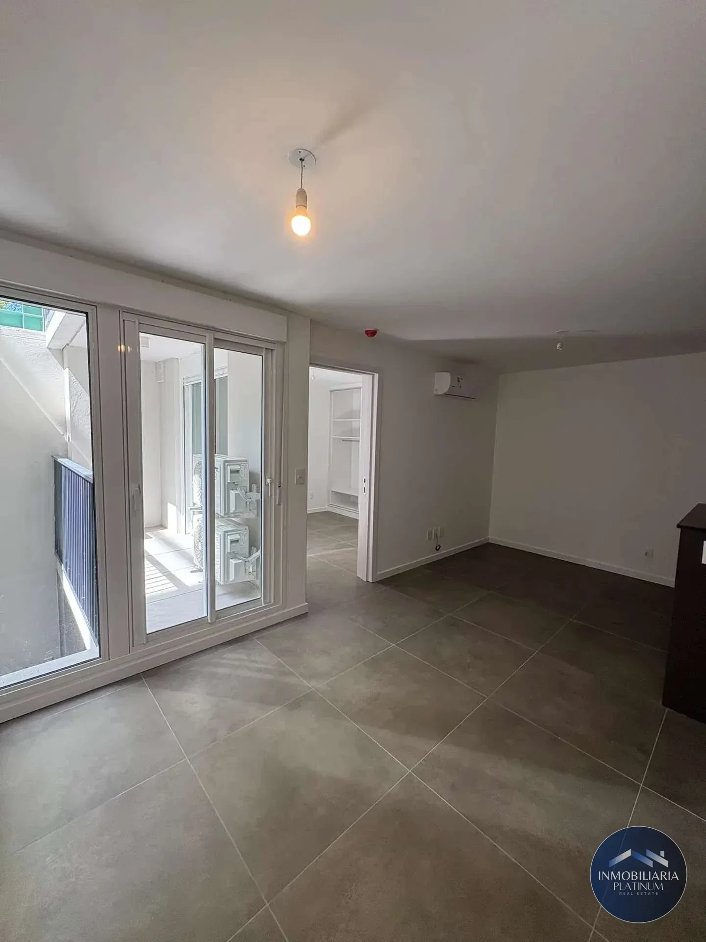 Apartamento 1D en alquiler c/ cochera en Punta Carretas - Imagen 1