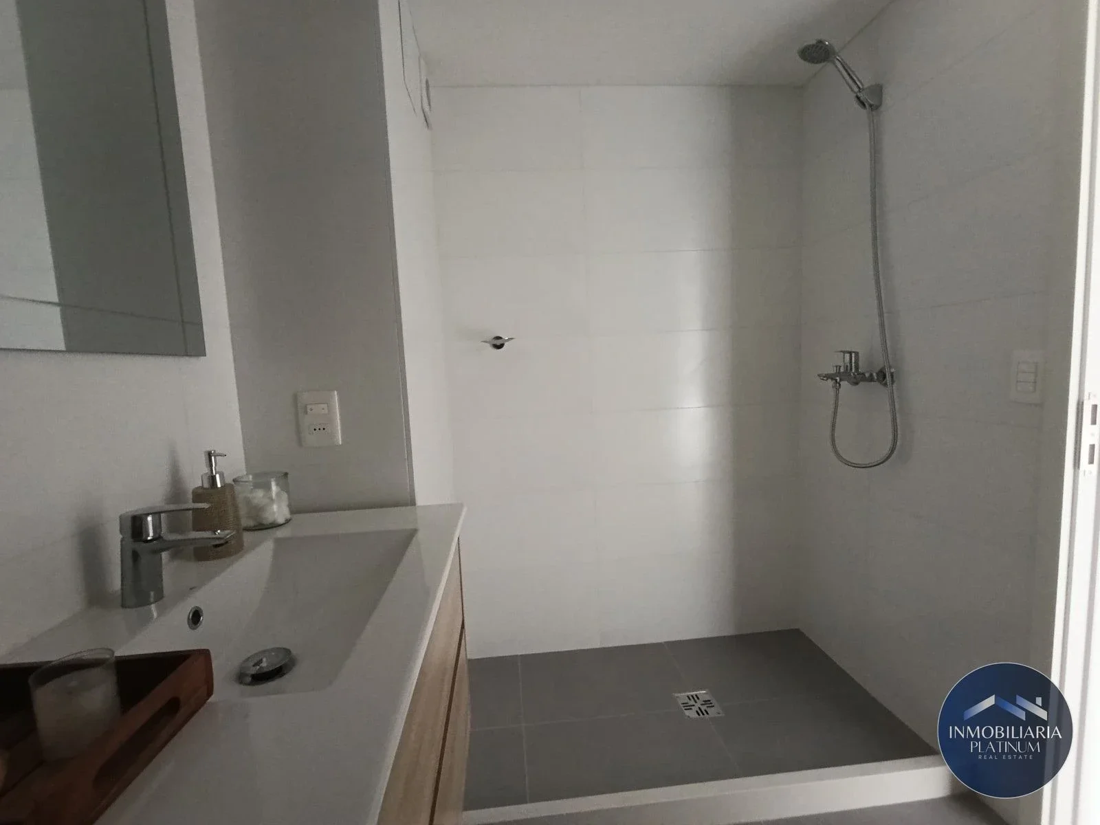 Apartamento en venta dos dormitorios dos baños en Malvin - Imagen 5