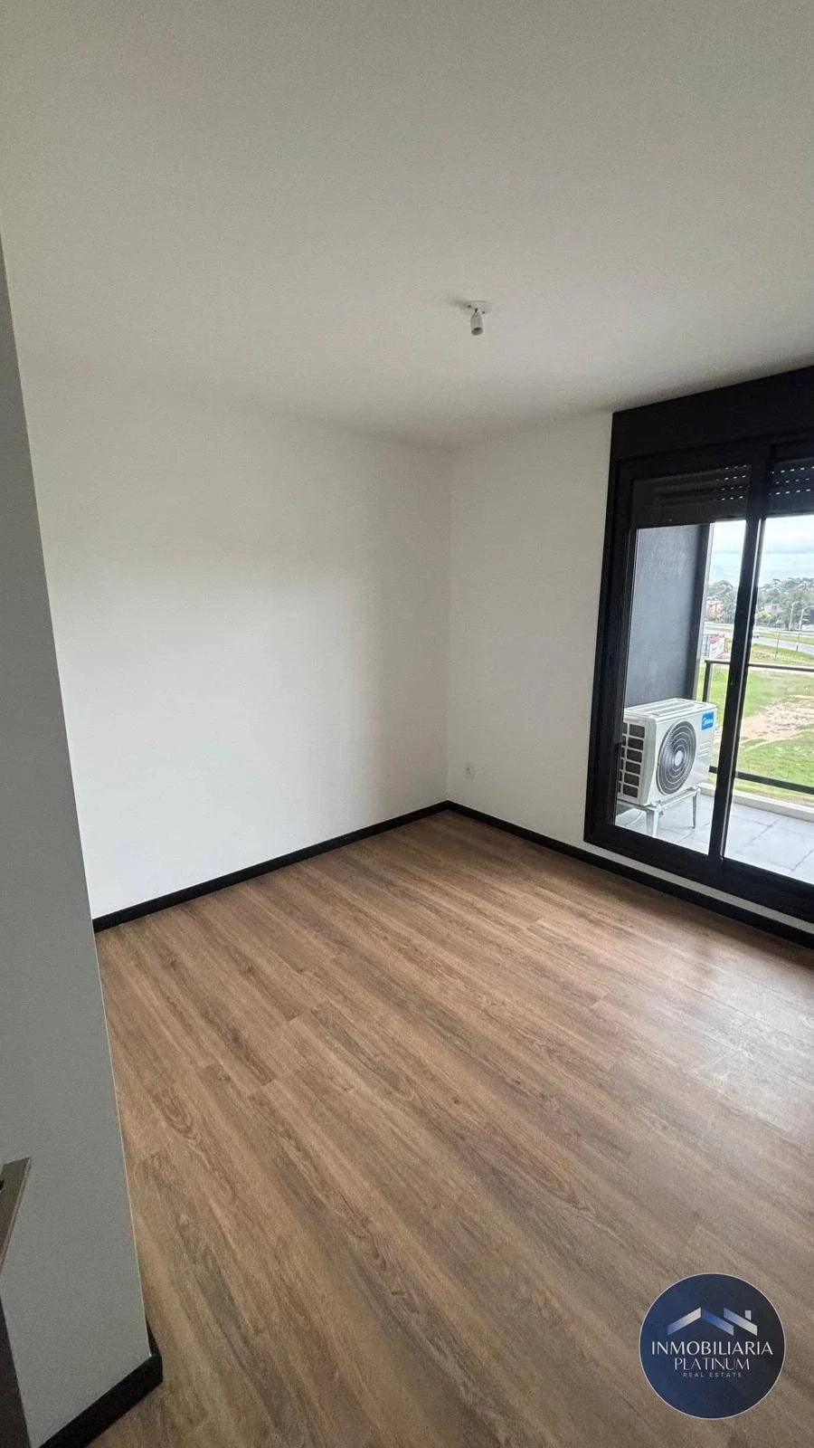 Apartamento en alquiler c/ cochera en Barra de Carrasco - Imagen 2