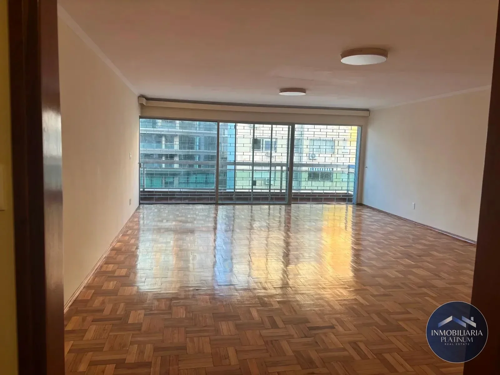 Apartamento en alquiler c/ cochera en Pocitos - Imagen 2