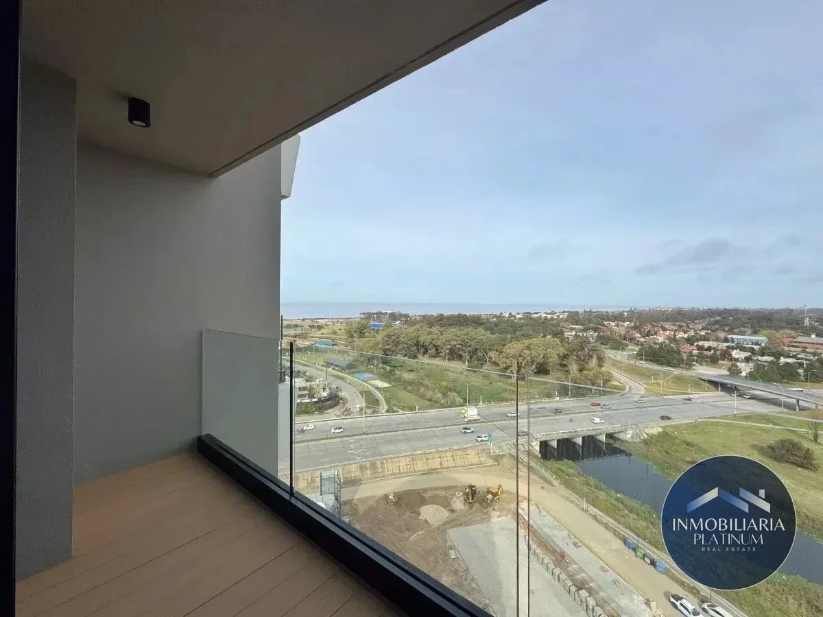 Alquiler Apartamento 2 dormitorios + escritorio en Ventura Tower Carrasco - Imagen 4