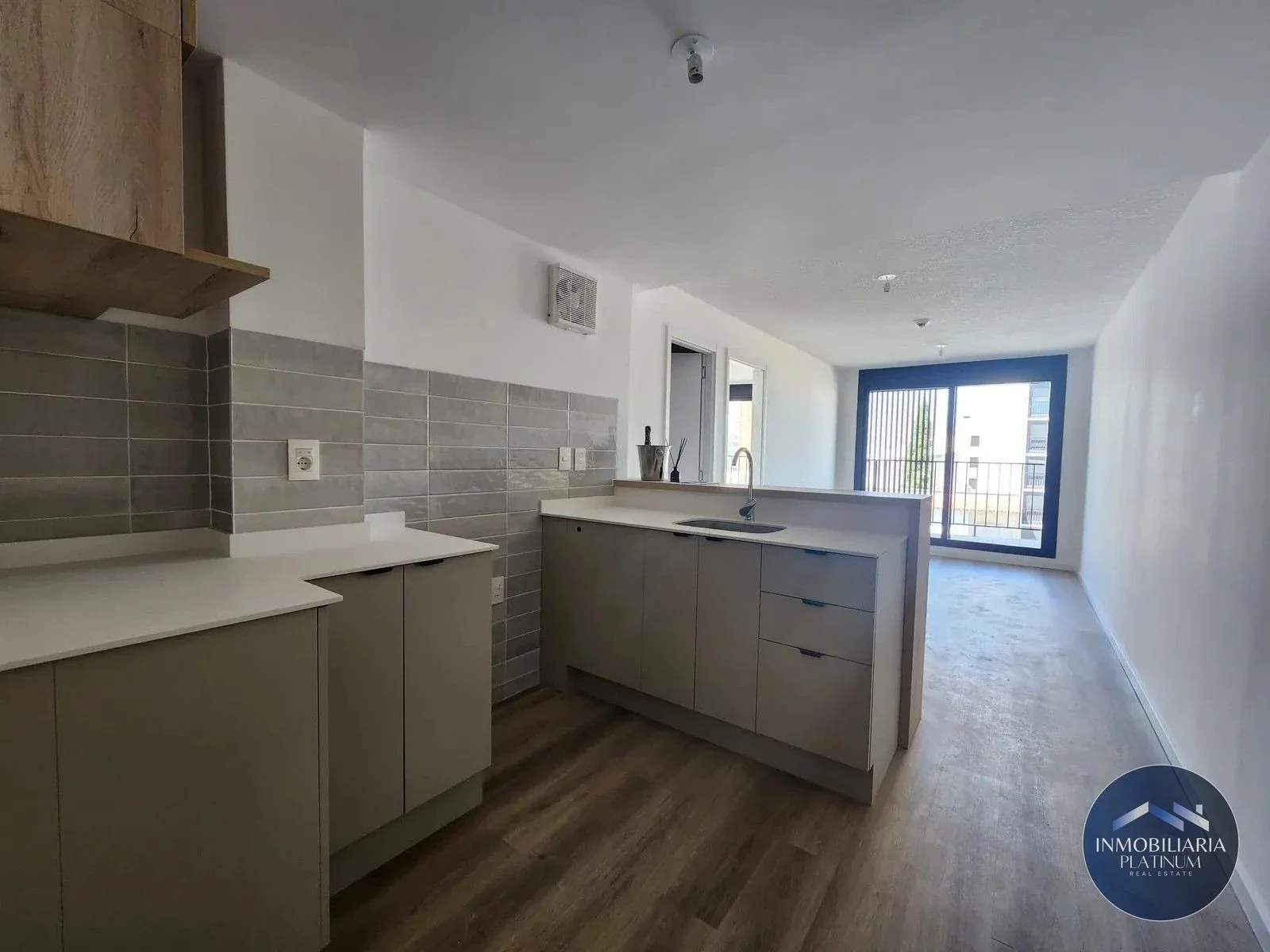 Apartamento en Venta de 1 Dormitorio c/ Cochera en La Blanqueada - Imagen 2