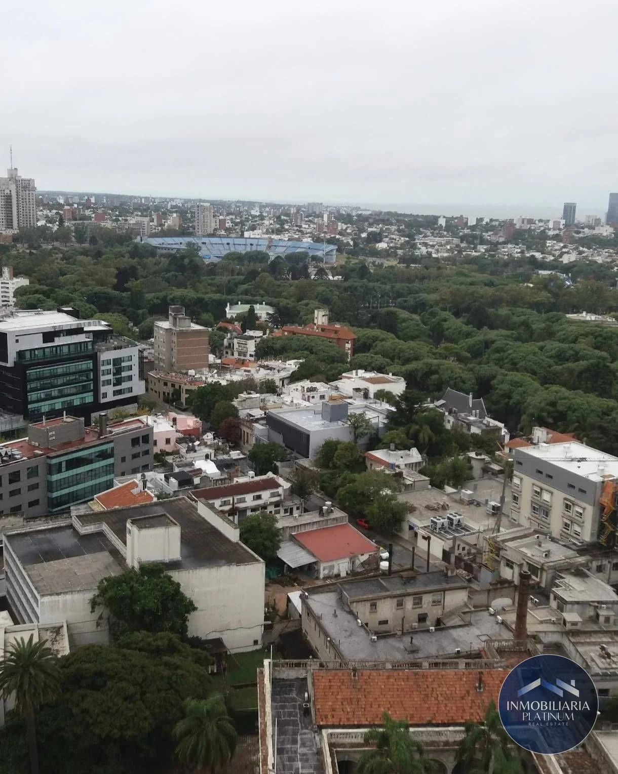 Apartamento en venta en Tres Cruces - Imagen 2