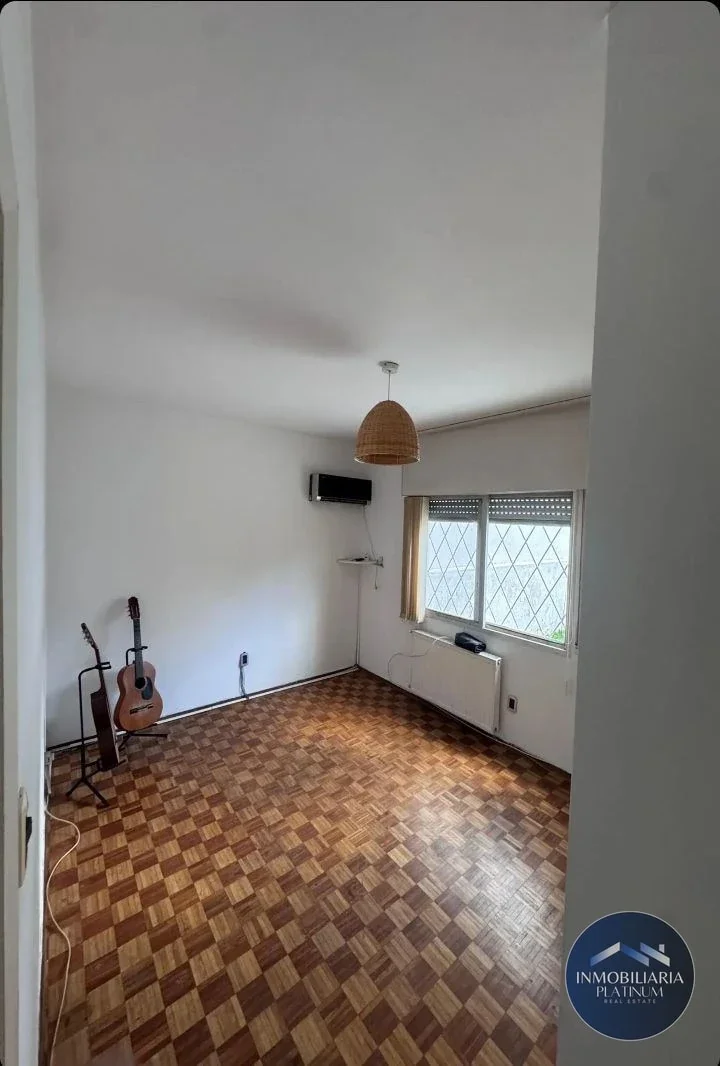 Vendo casa 4 dormitorios con 3 cocheras patio y mas comodidades en La Blanqueda - Imagen 5