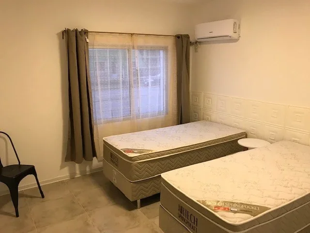 Casa en venta 2 dormitorios y garaje y 4 Apartamentos todo con renta - Imagen 2