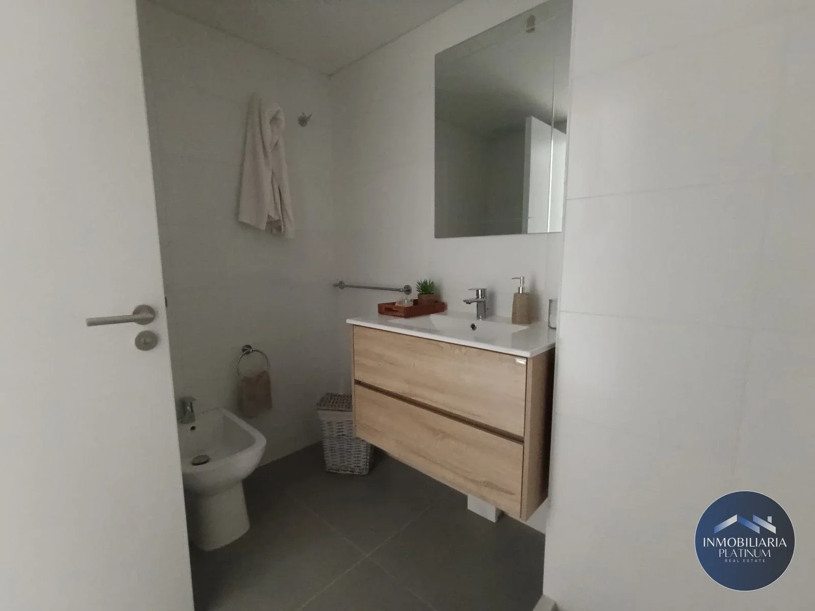 Apartamento en venta dos dormitorios dos baños en Malvin - Imagen 4