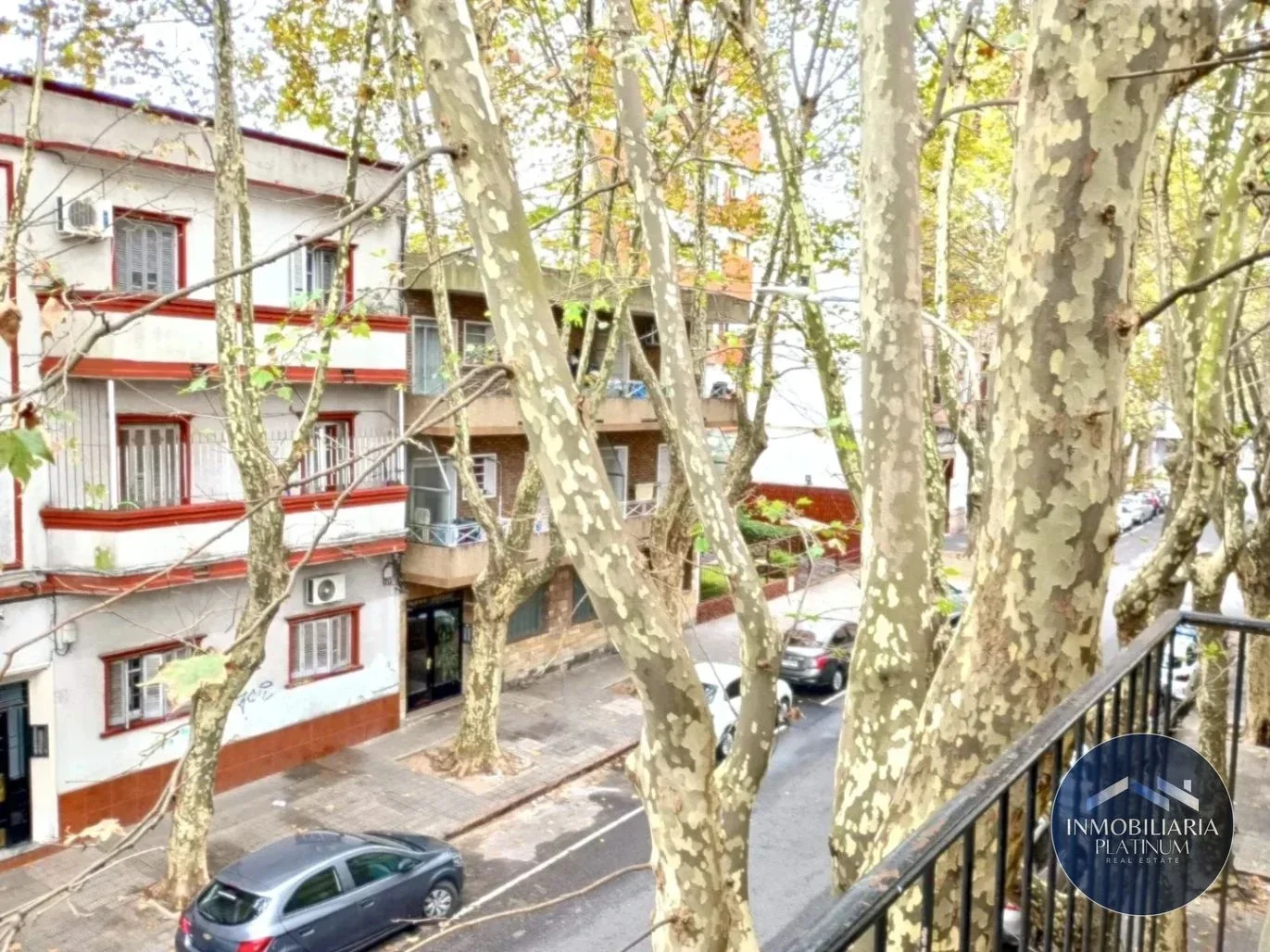 Apartamento en alquiler con 3 dormitorios, 2 baños y balcón en Cordón - Imagen 4