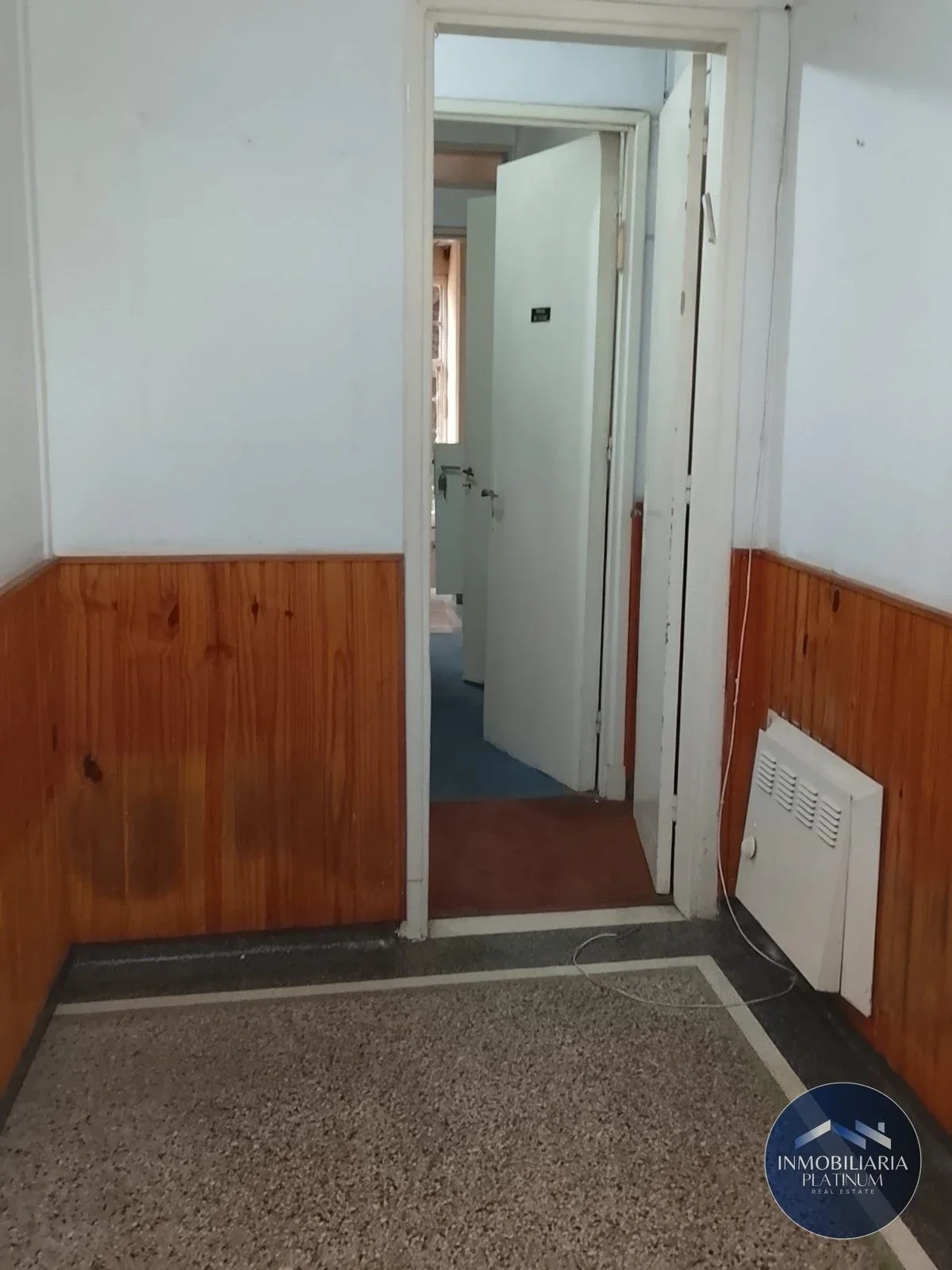 Venta de casa 2 pisos con amplio terreno ideal desarrolladores o para reciclaje - Imagen 4