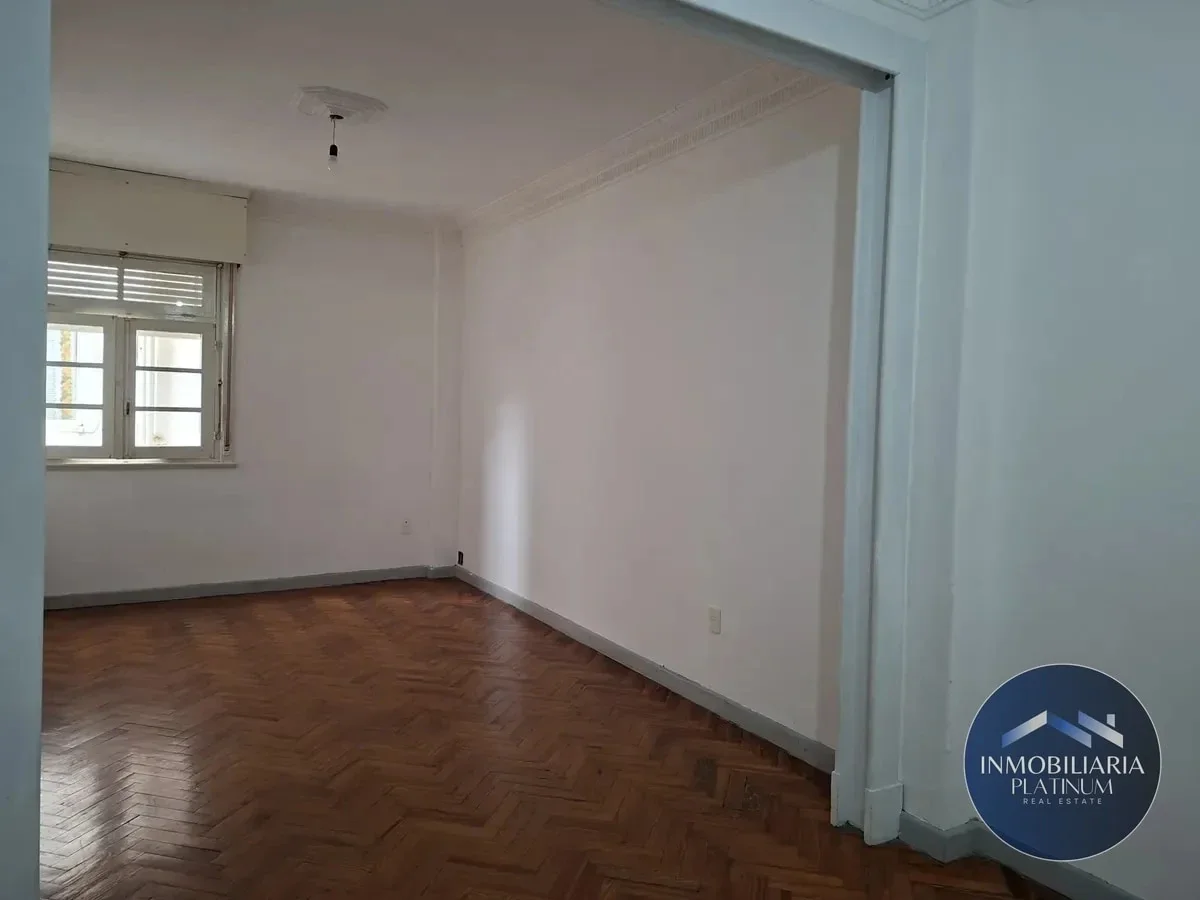Apartamento en alquiler con 3 Dormitorios y 2 baños, Centro - Imagen 2