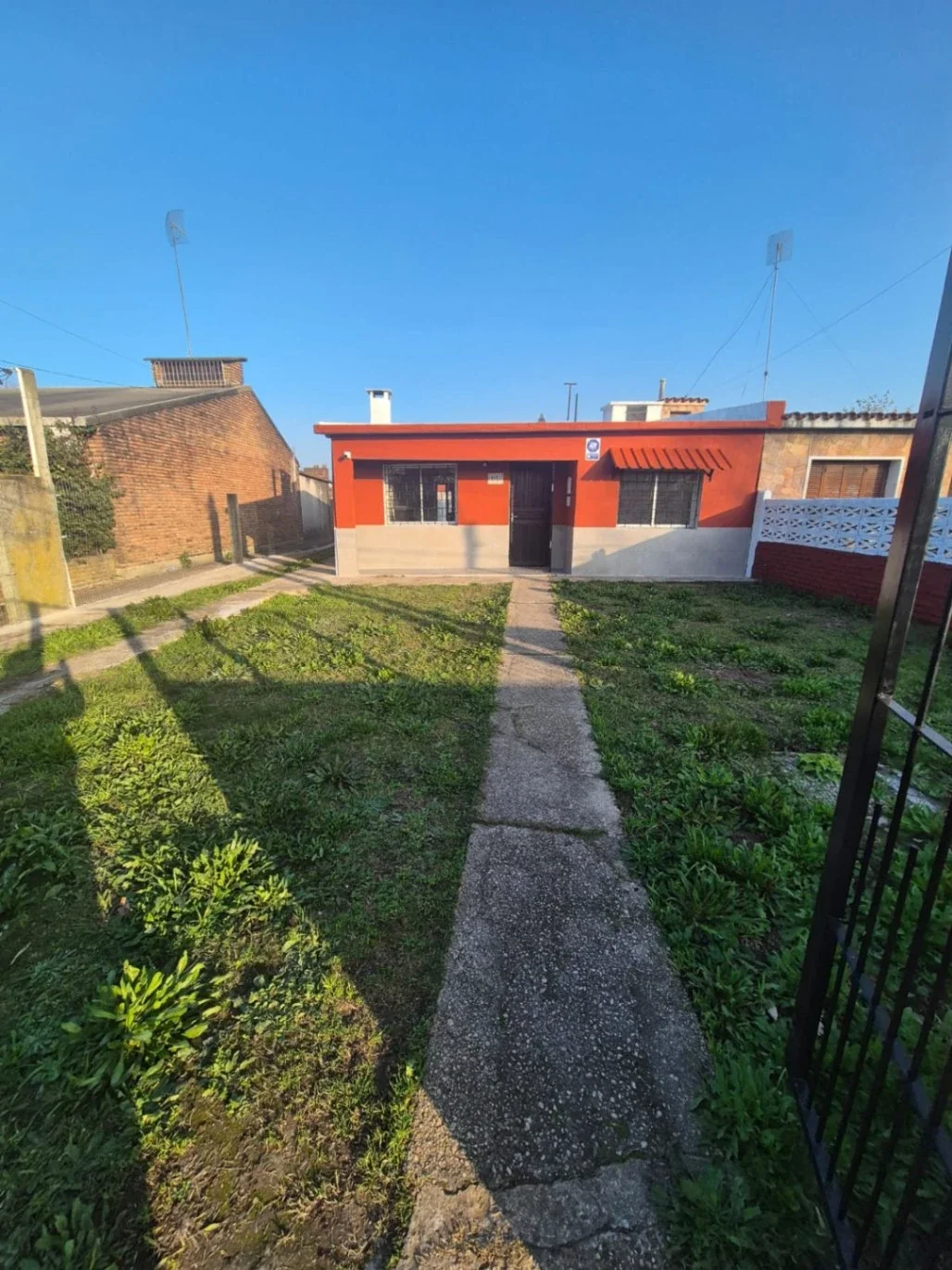 Casa en alquiler c/ cochera en Piedras Blancas - Imagen 4