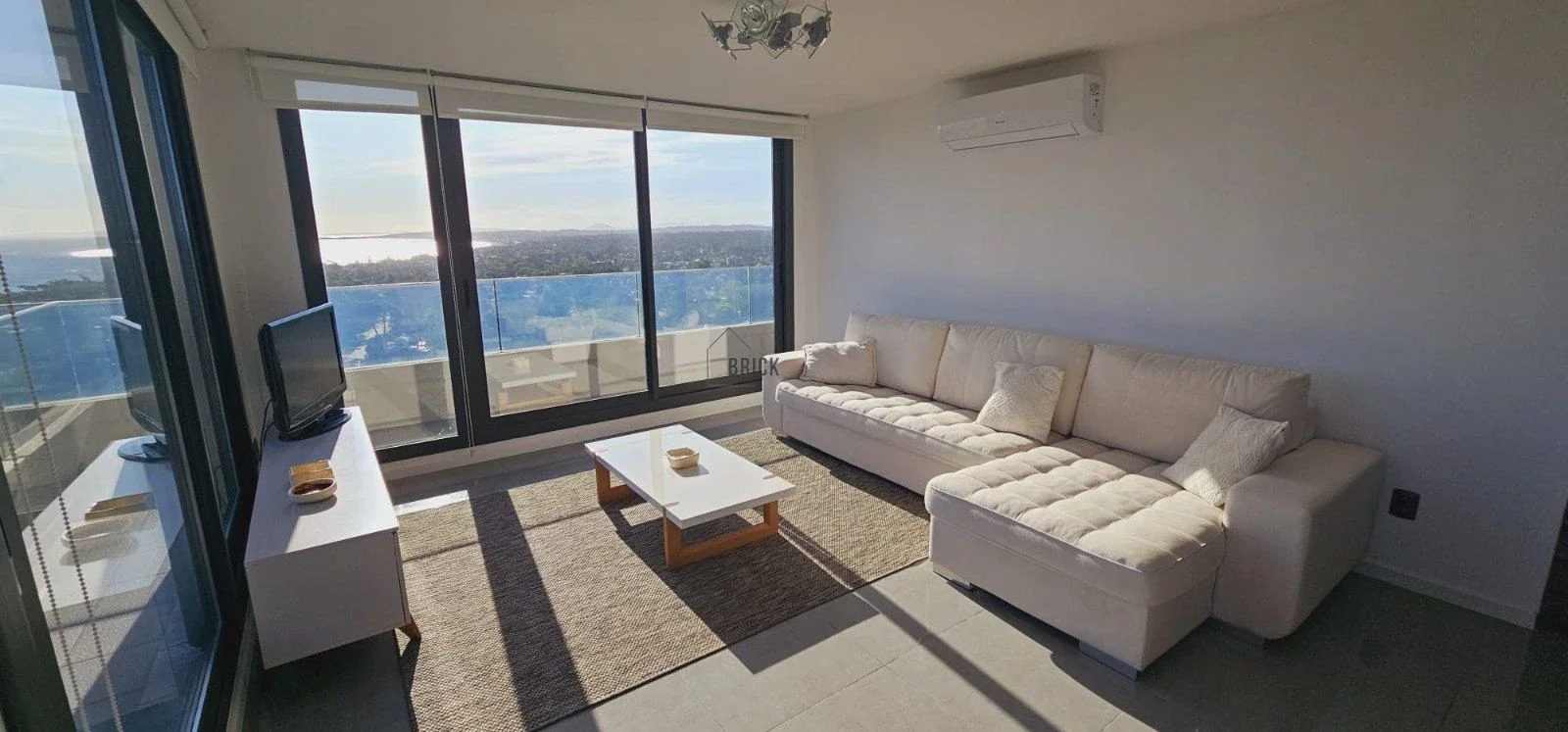 ALQUILER ANUAL departamento 2 dormitorios Torre Gaudí - Punta del Este - Imagen 3