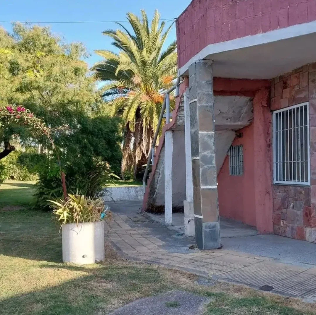 Venta Casa más 3 apartamentos atención inversores cruz de carrasco - Imagen 2