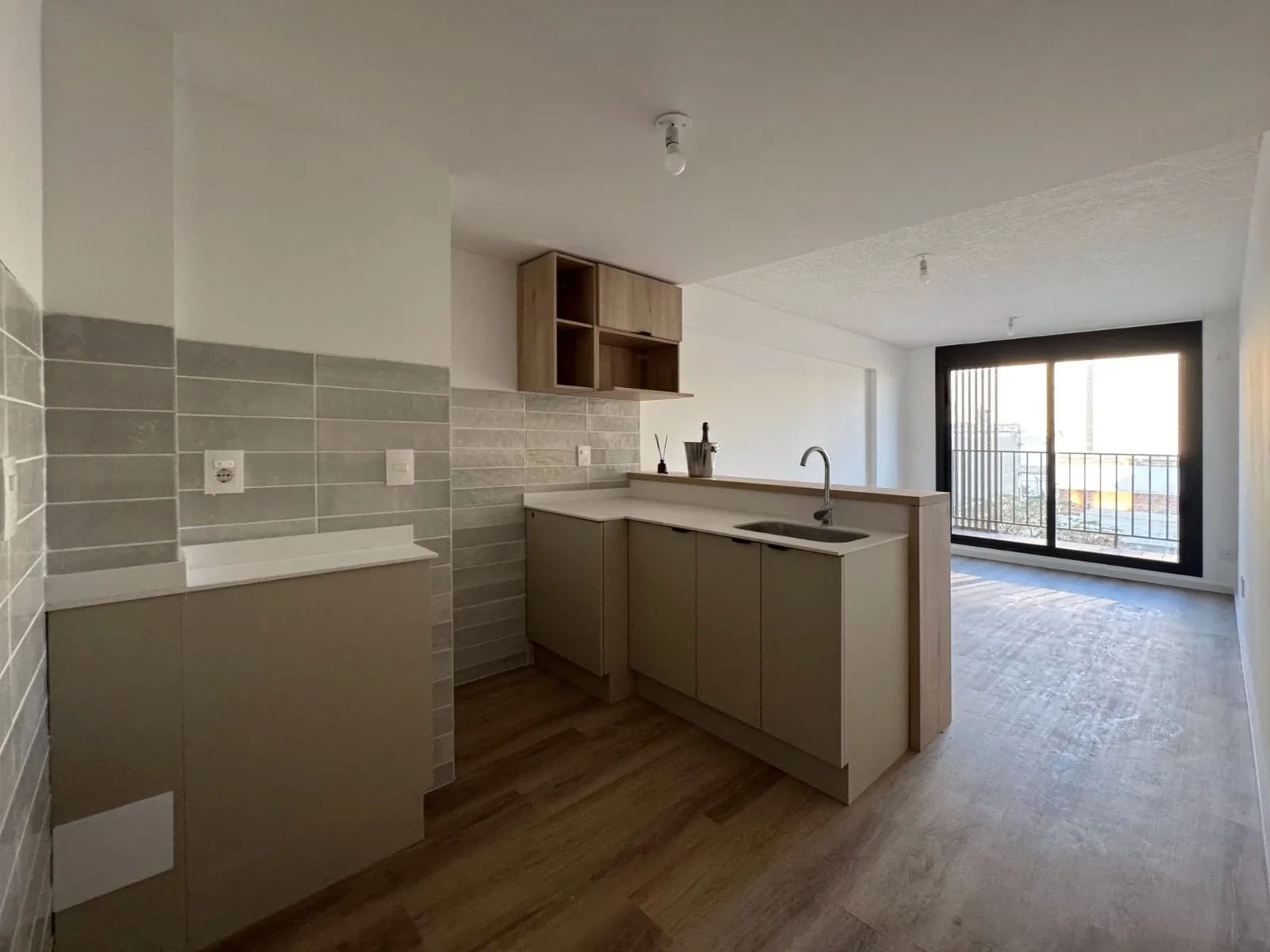 ALQUILER APARTAMENTO 2 DORMITORIOS A ESTRENAR 3 CRUCES - Imagen 1