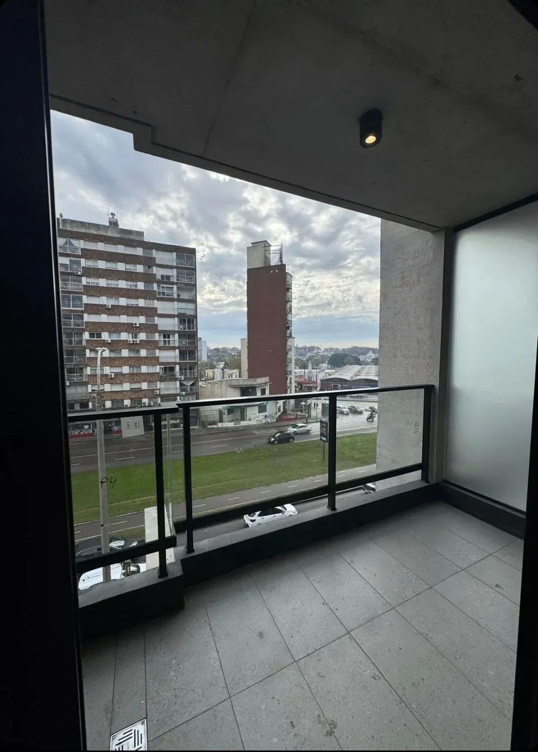 ALQUILER MONOAMBIENTE AMENITIES PARQUE BATLLE - Imagen 1