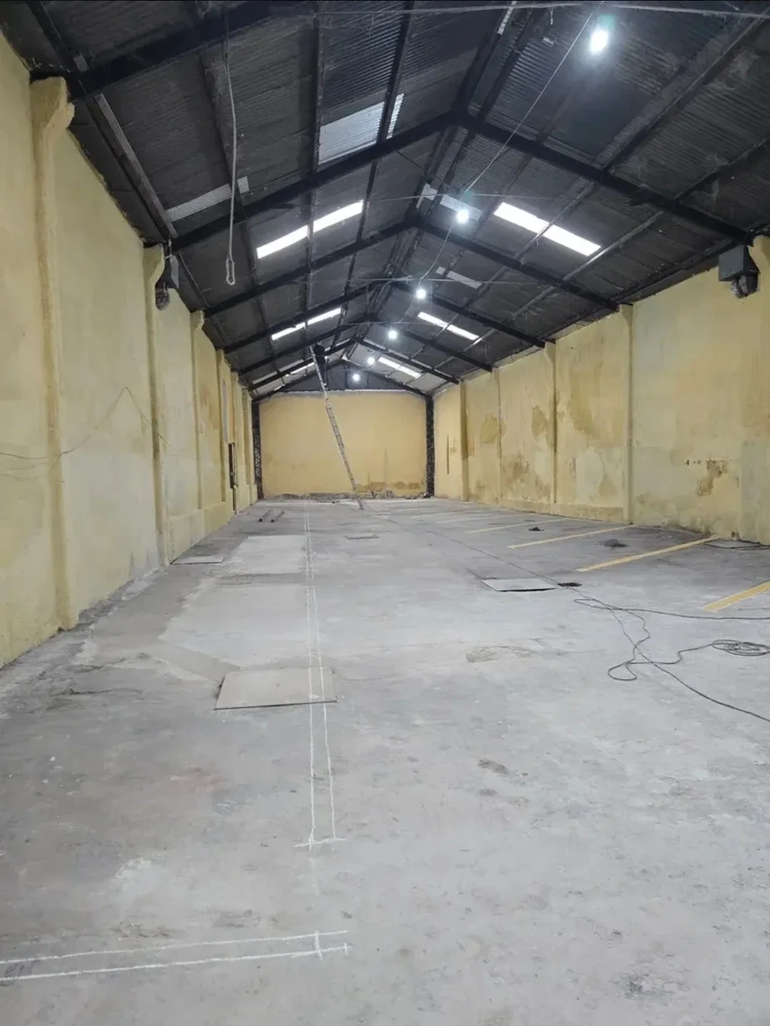 ALQUILER GALPÓN 10M ALTURA 16COCHERAS POSIBILIDAD OFICINA ADICIONAL PASO MOLINO - Imagen 3