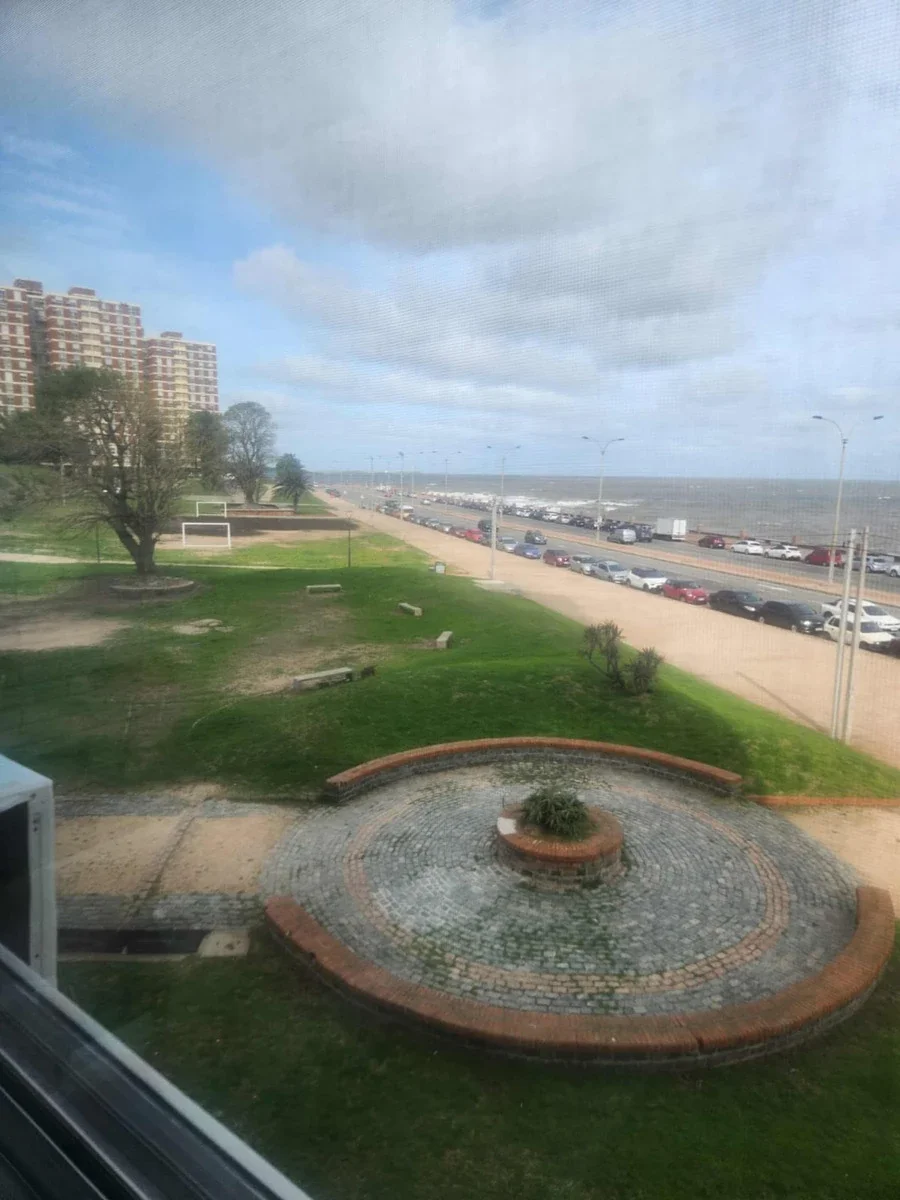 Apartamento 3 Dormitorios Rambla Y Paraguay - Imagen 4