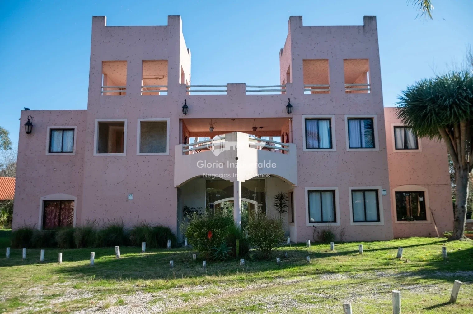 Hotel en venta ubicado en Piriápolis - Imagen 2