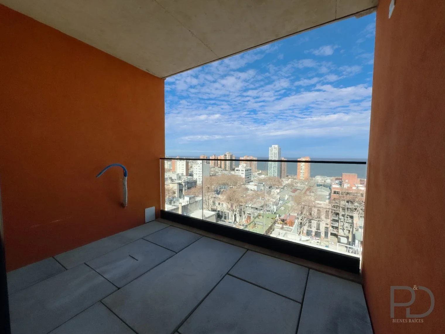 Apartamento en venta c/ cochera en Barrio Sur - Imagen 4