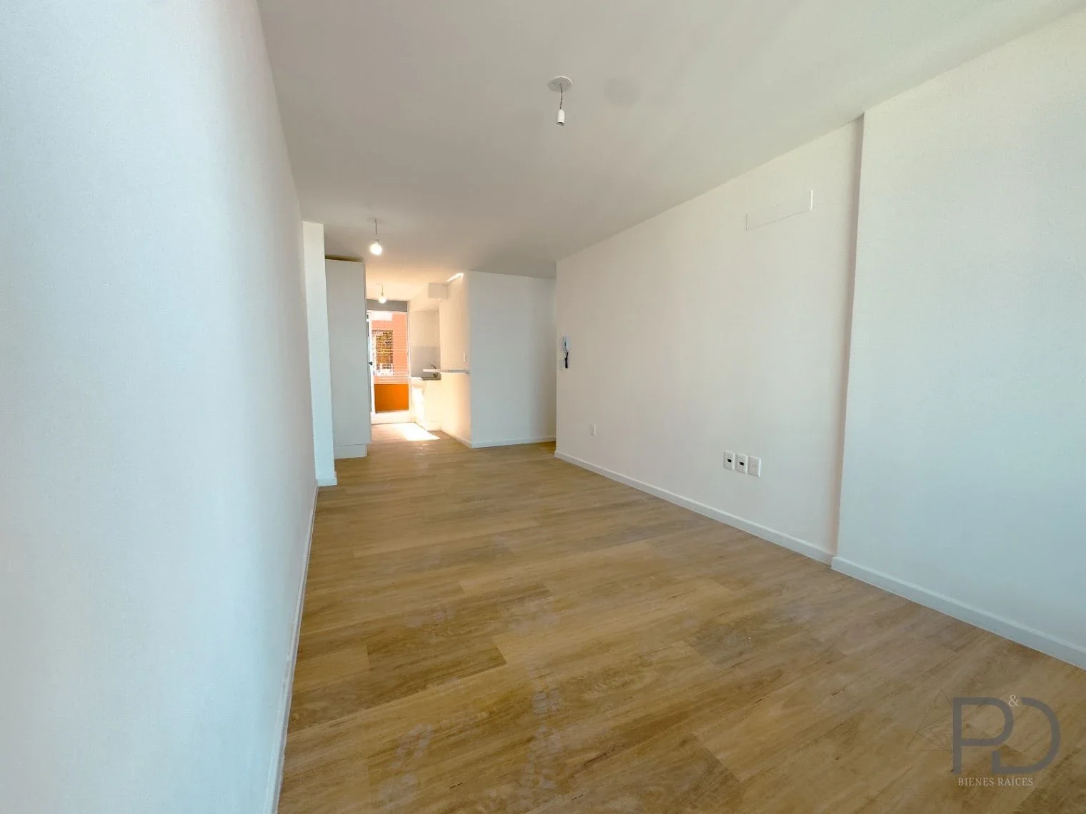 Apartamento en venta c/ cochera en Barrio Sur - Imagen 3