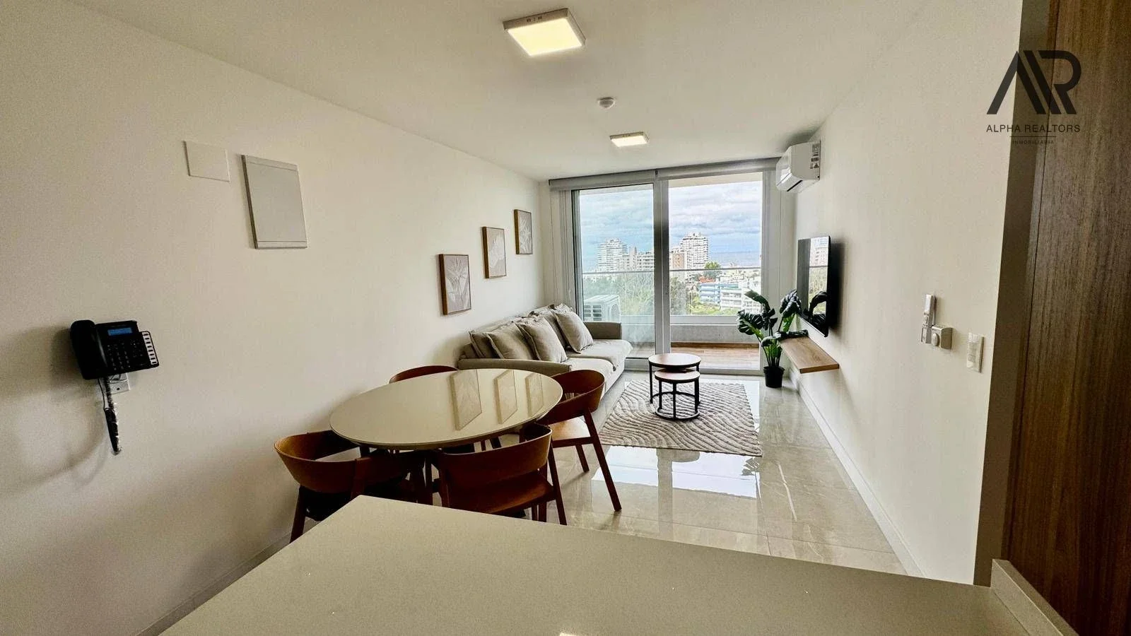 Apartamento en venta c/ cochera en Playa Brava - Imagen 4