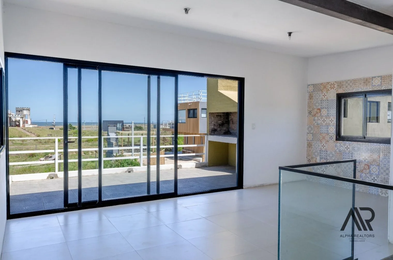 Casa en venta c/ cochera en Punta Negra - Imagen 1