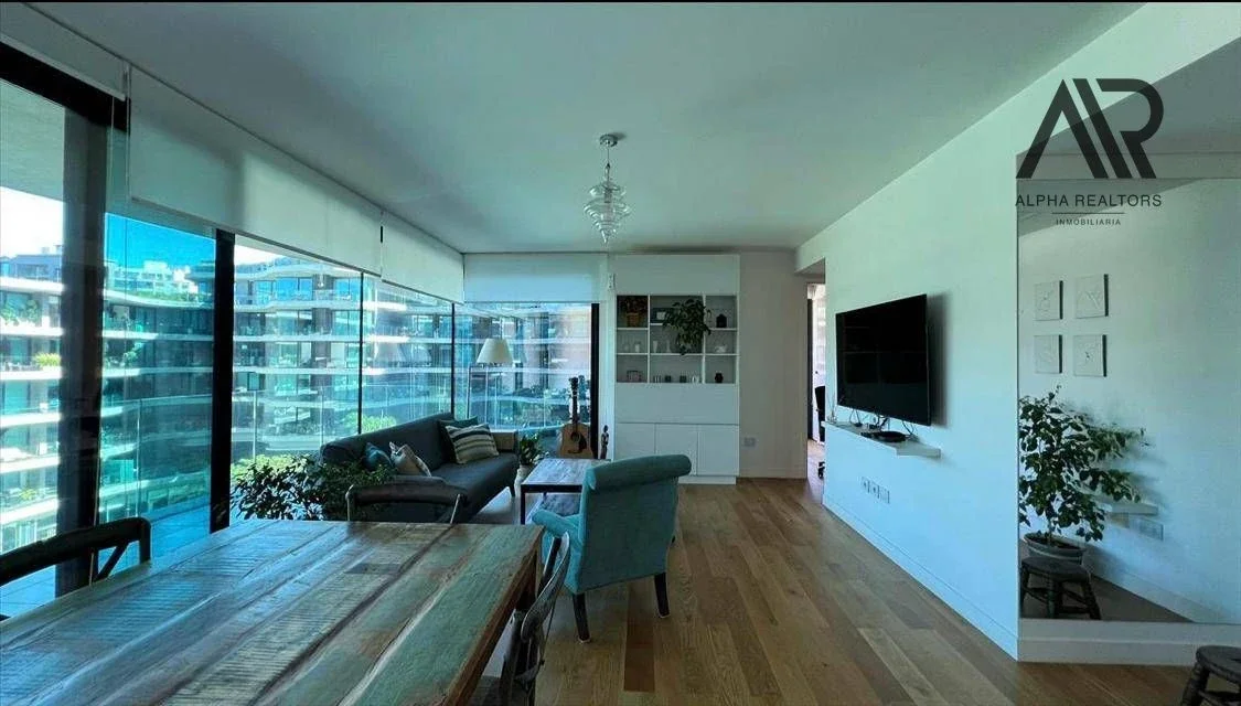 Alquiler Apartamento de 2 dormitorios, 2 baños, amueblado Forum y cochera - Imagen 2
