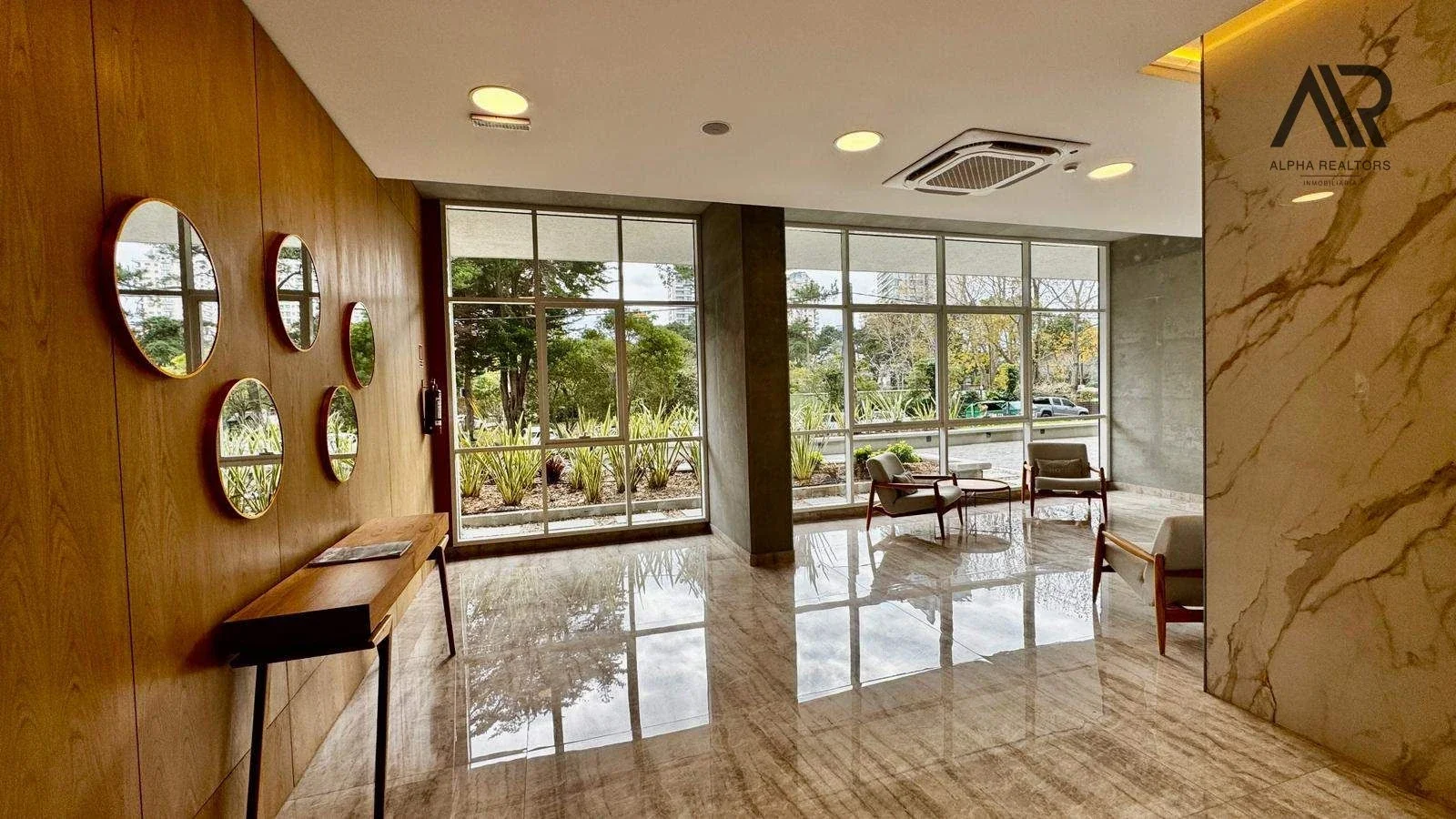 Apartamento en venta c/ cochera en Playa Brava - Imagen 1