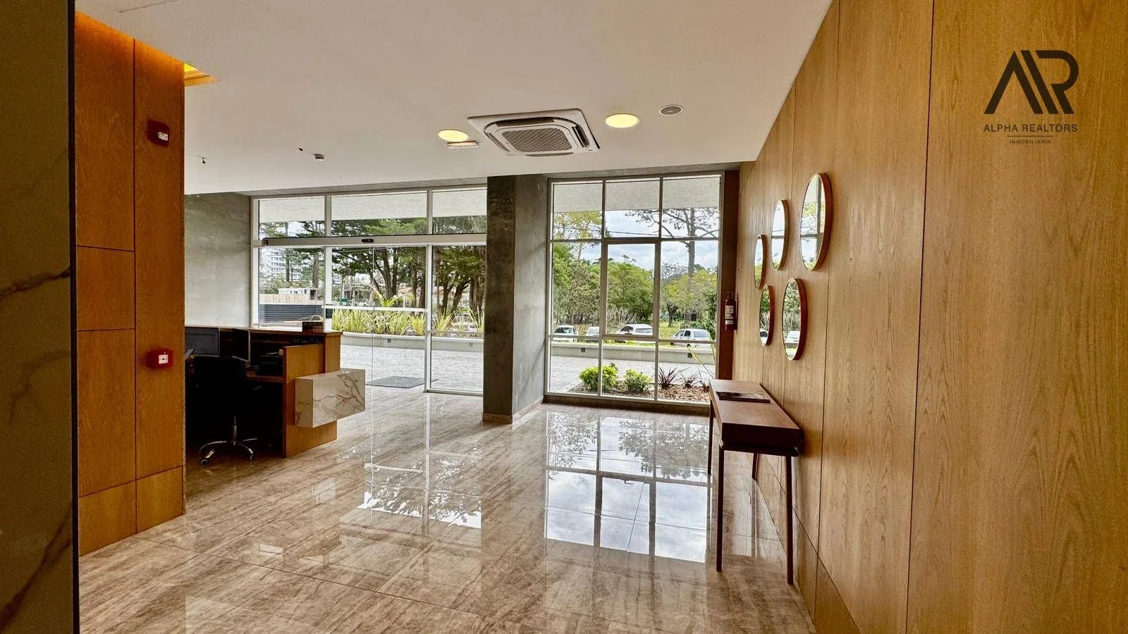 Apartamento en venta c/ cochera en Playa Brava - Imagen 2