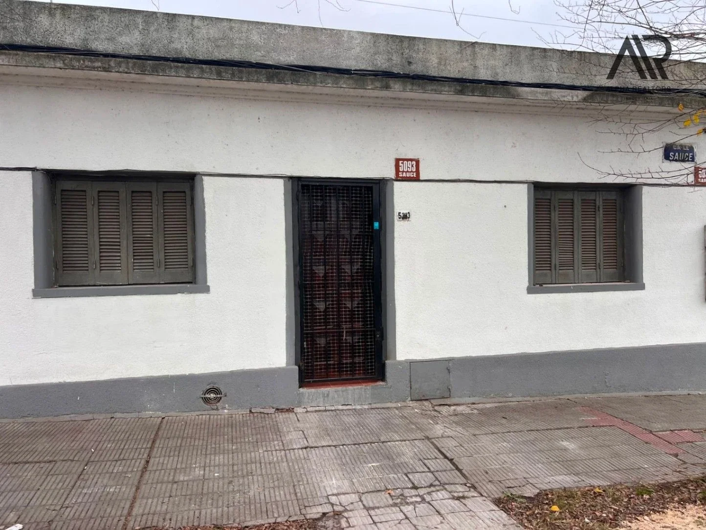 CASA ALQUILER SAYAGO AV MILLAN DOS A TRES DORMITORIOS SIN GASTOS COMUNES PATIO - Imagen 1