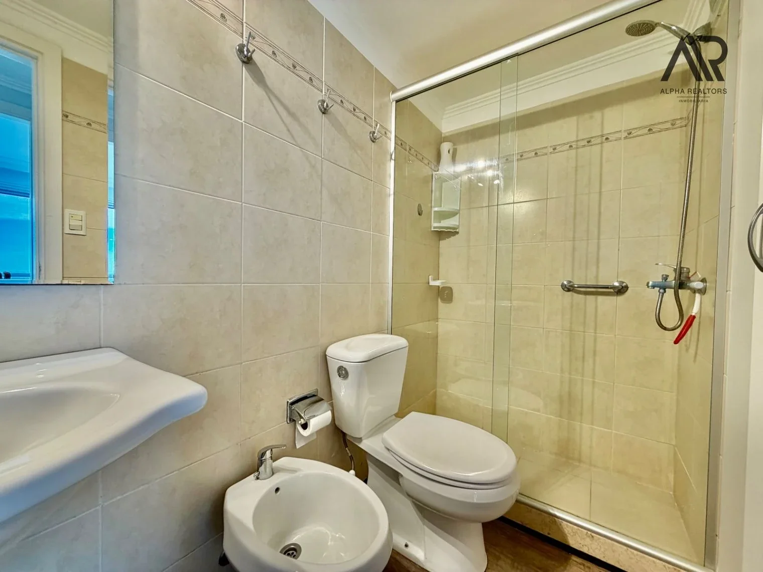 Apartamento en venta c/ cochera en Cantegril - Imagen 5