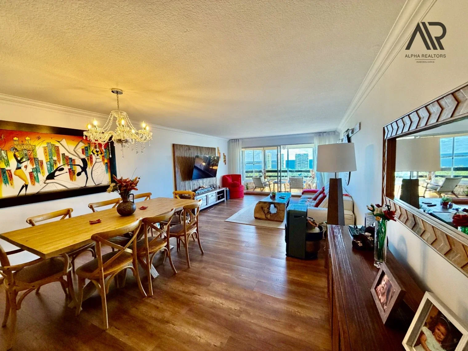 Apartamento en venta c/ cochera en Cantegril - Imagen 2