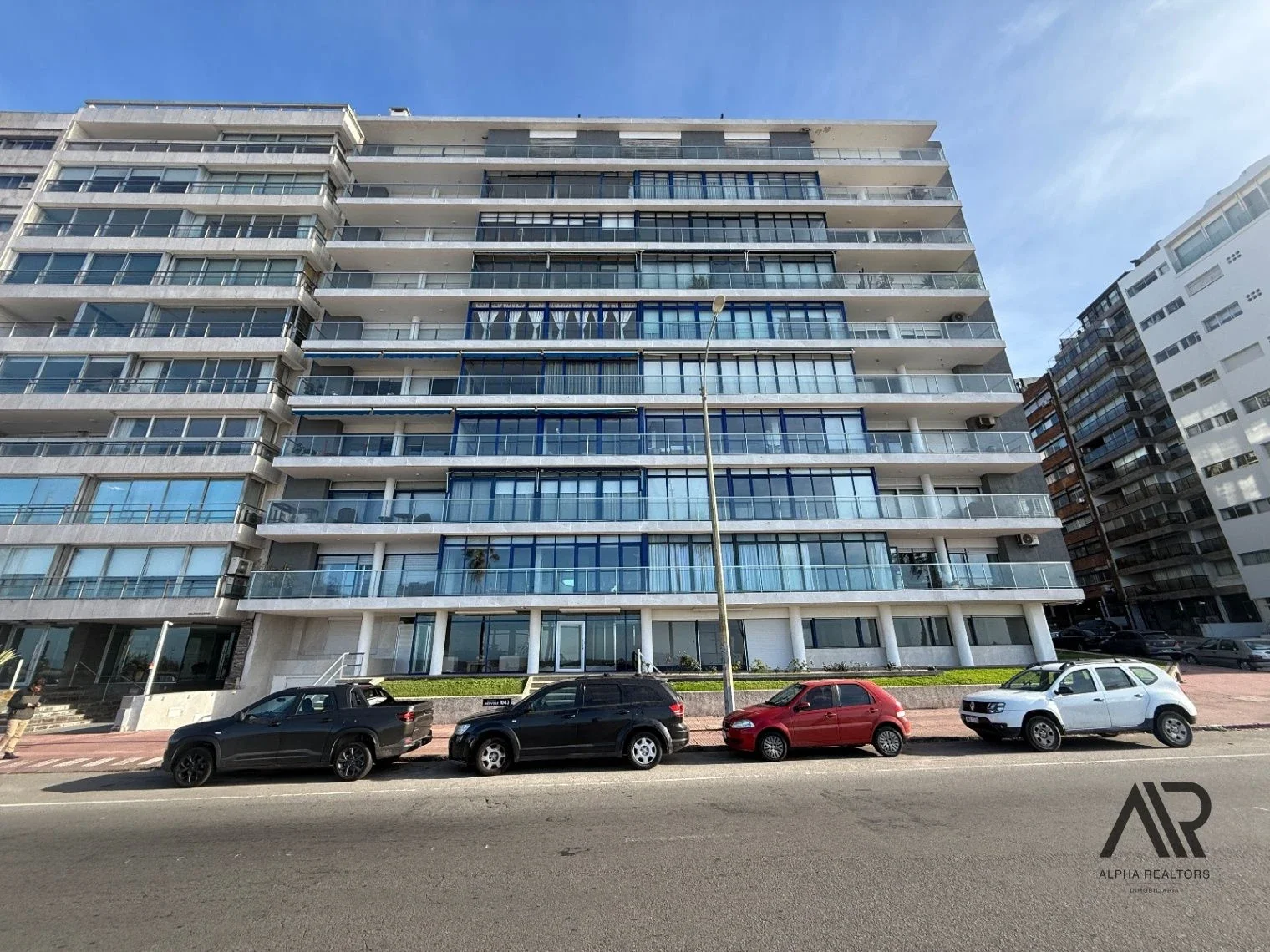 Apartamento en venta 3 dormitorios c/ cochera en Pocitos - Imagen 1