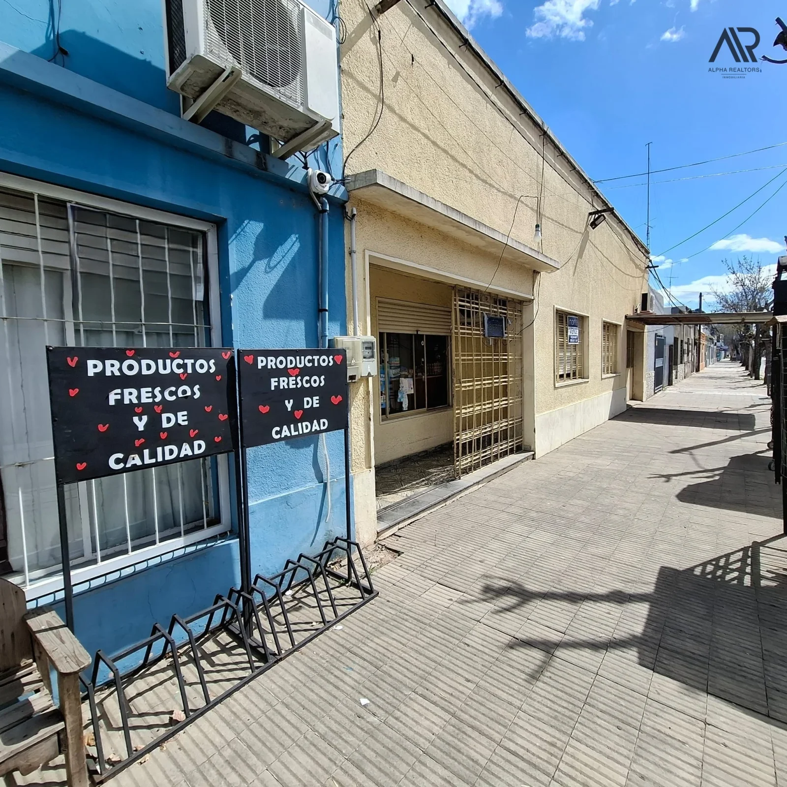 Casa en venta c/ cochera en Dolores - Soriano mas 2 locales con Renta activa - Imagen 1