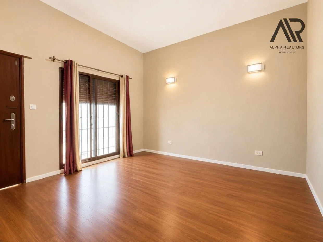 Casa en venta c/ cochera en Tres Cruces - Imagen 2