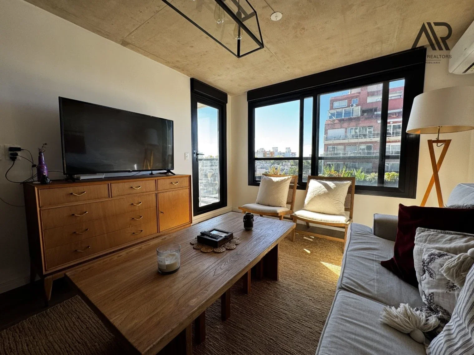 AMPLIO apartamento de 1 dormitorio con terraza al frente, RENTADO en Pocitos - Imagen 4